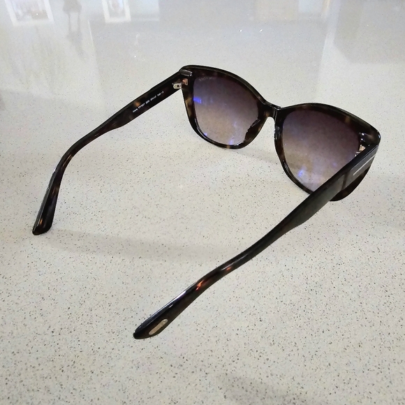 LIKE NEW Tom Ford Nora Sunglasses Tortoise Shell TF937 52K 57 17 140 3 - Picture 5 of 9